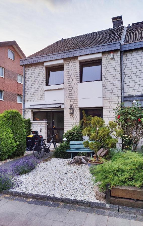 Spacious & Comfortable Guestrooms W Private Bathrooms Near Koelnmesse & Lanxess Arena, Free Parking, Highspeed Wifi Zewnętrze zdjęcie